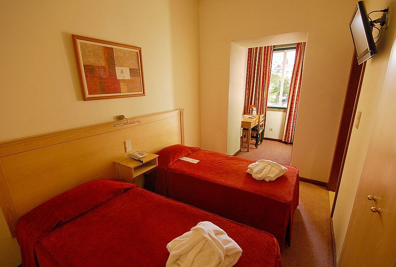 Residencial Do Areeiro Hotel Lisbon Exterior photo